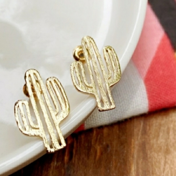 Jewelry - NWOT Adorable Gold Cactus Studs
